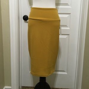 Bnwt small mustard lularoe Cassie